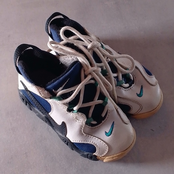 NIKE AIR BARRAGE SHOE 150247 10200 SIZE 7Y - Picture 5 of 16